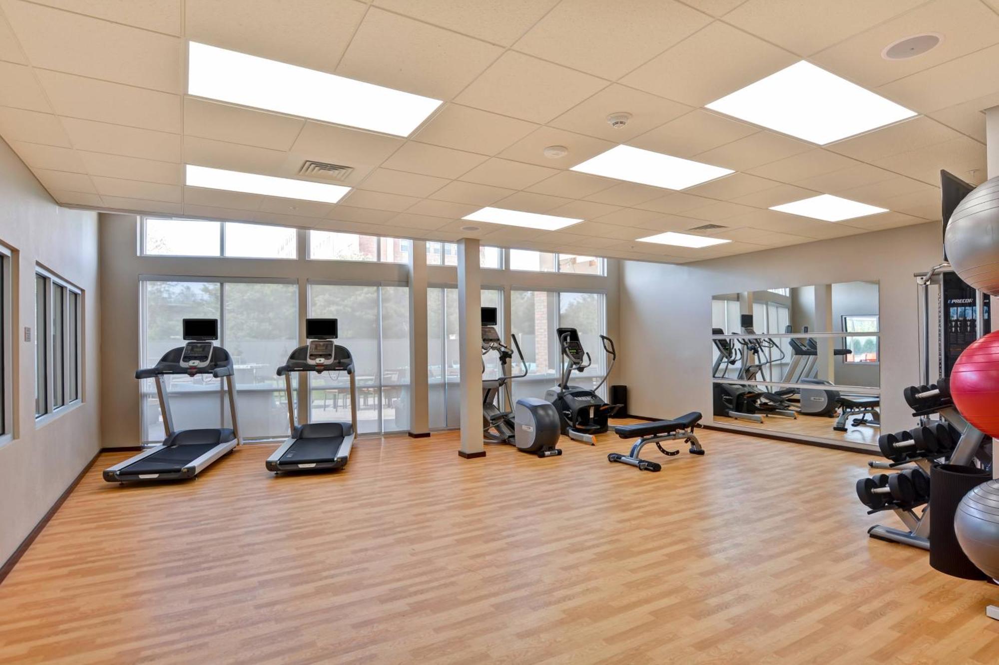 Hotel Courtyard By Marriott Long Island Islip/Courthouse Complex Central Islip Esterno foto