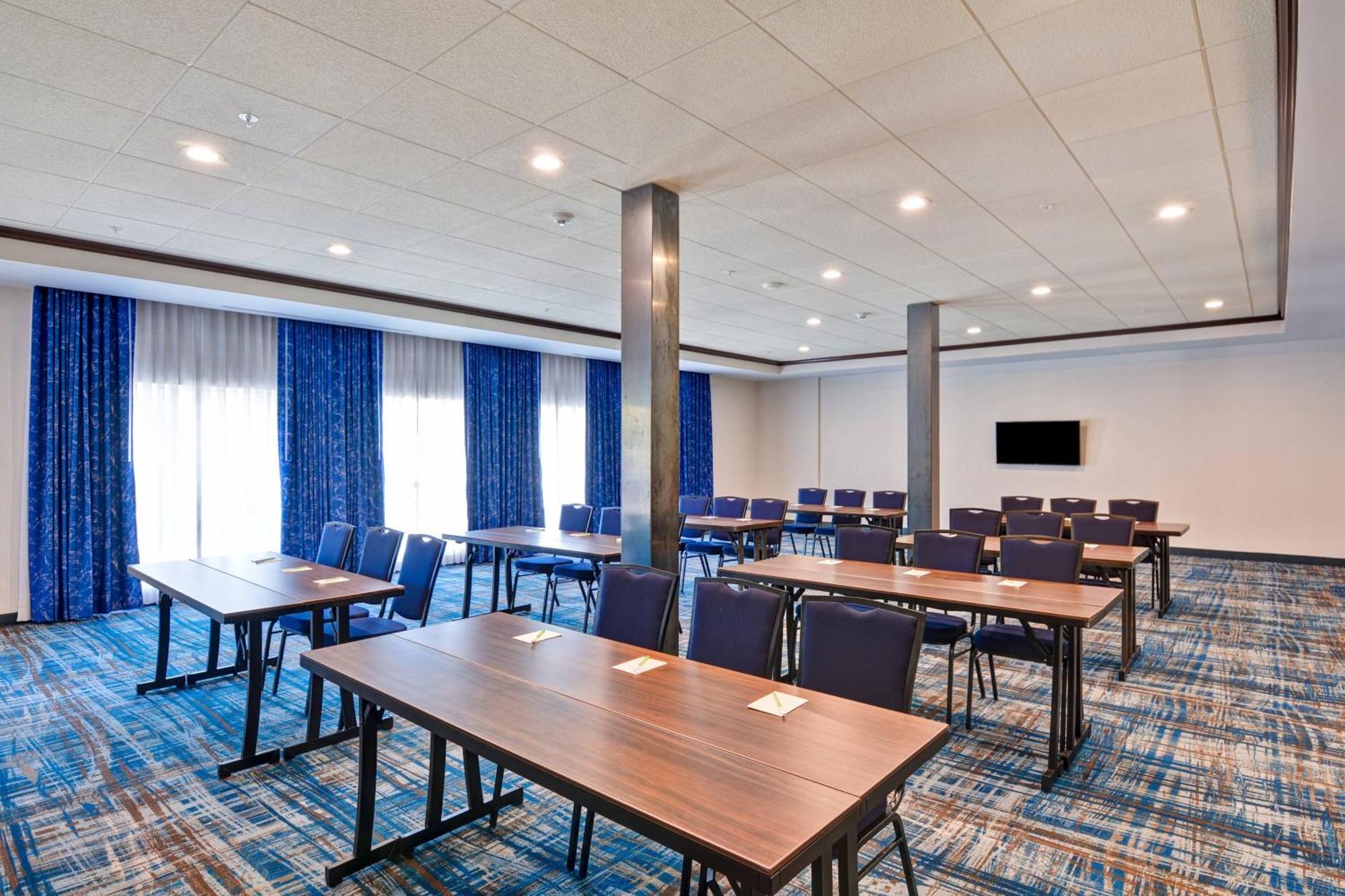 Hotel Courtyard By Marriott Long Island Islip/Courthouse Complex Central Islip Esterno foto
