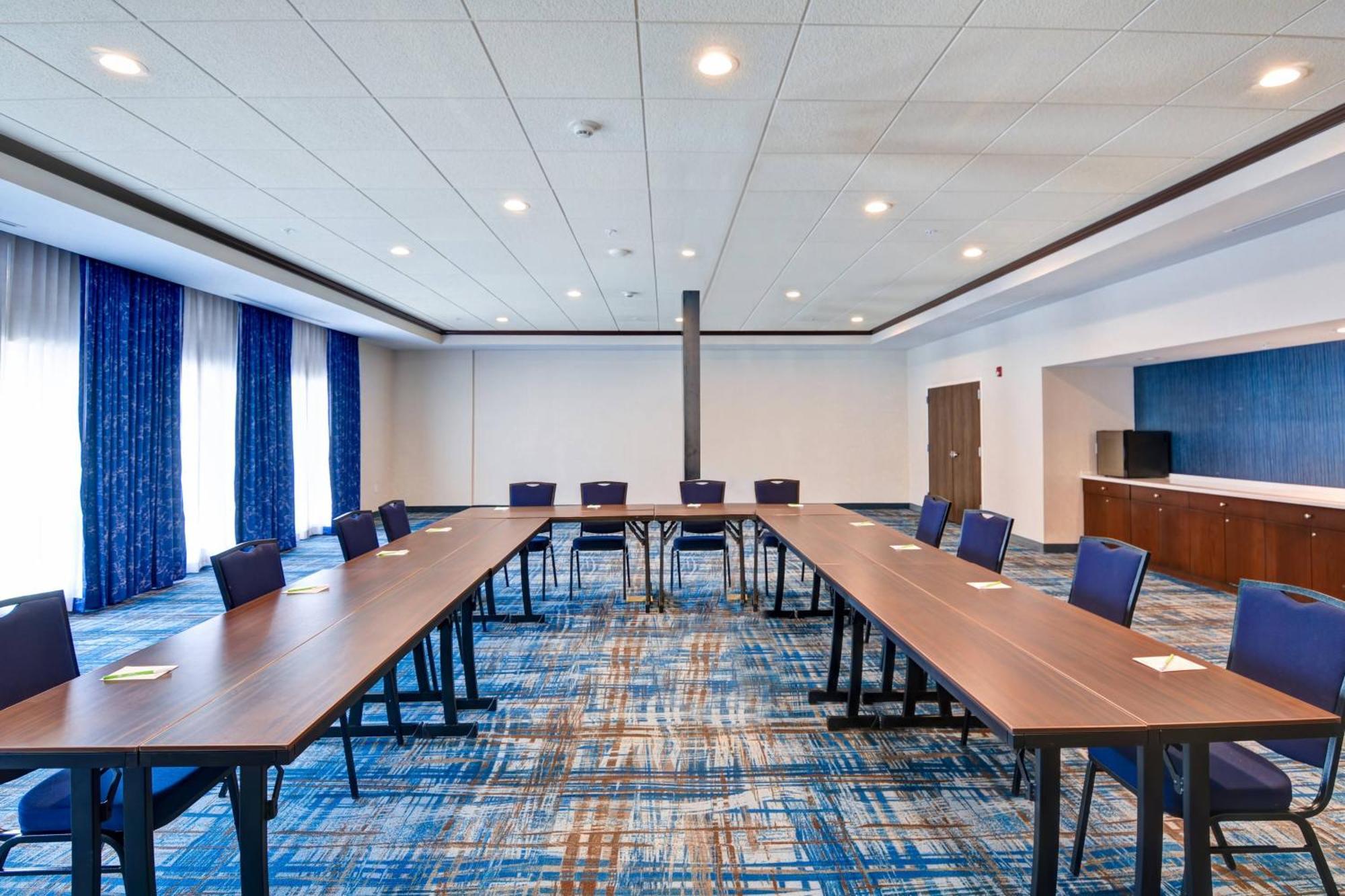 Hotel Courtyard By Marriott Long Island Islip/Courthouse Complex Central Islip Esterno foto