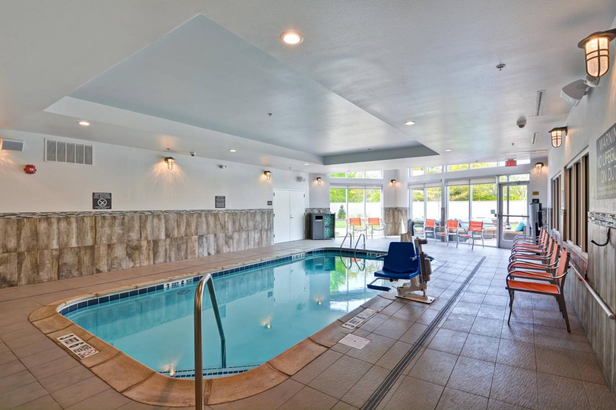 Hotel Courtyard By Marriott Long Island Islip/Courthouse Complex Central Islip Esterno foto