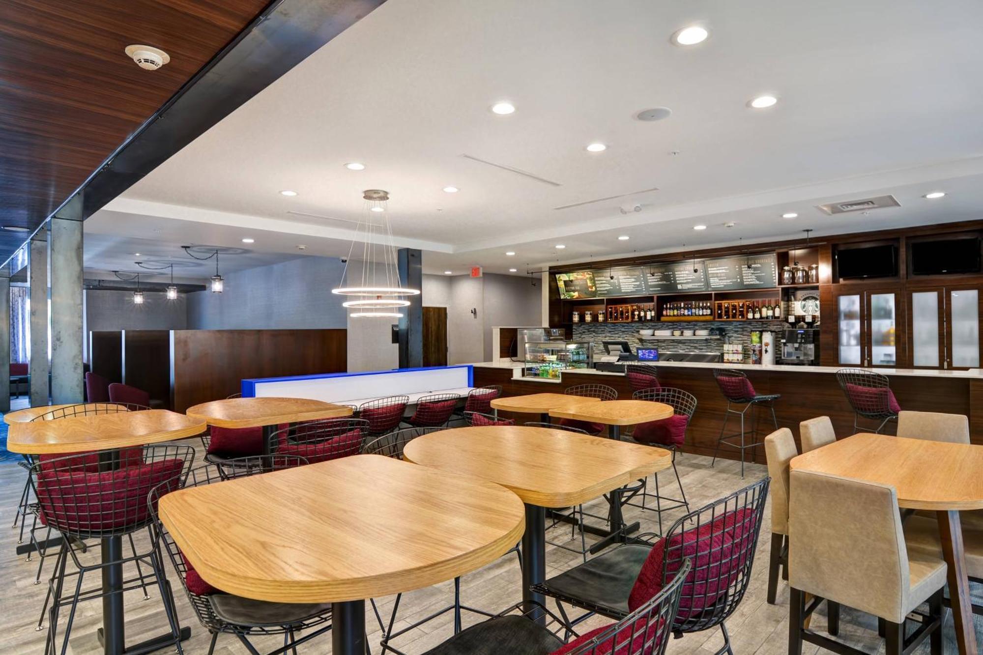 Hotel Courtyard By Marriott Long Island Islip/Courthouse Complex Central Islip Esterno foto