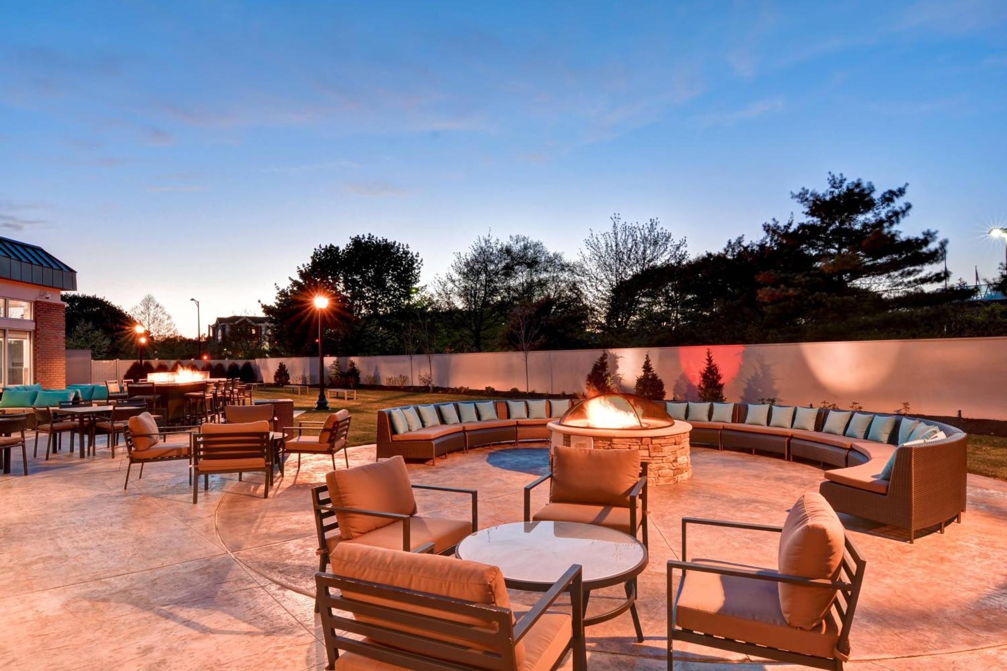 Hotel Courtyard By Marriott Long Island Islip/Courthouse Complex Central Islip Esterno foto