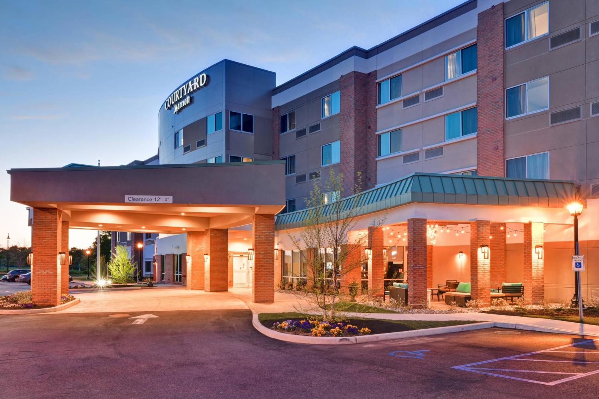 Hotel Courtyard By Marriott Long Island Islip/Courthouse Complex Central Islip Esterno foto